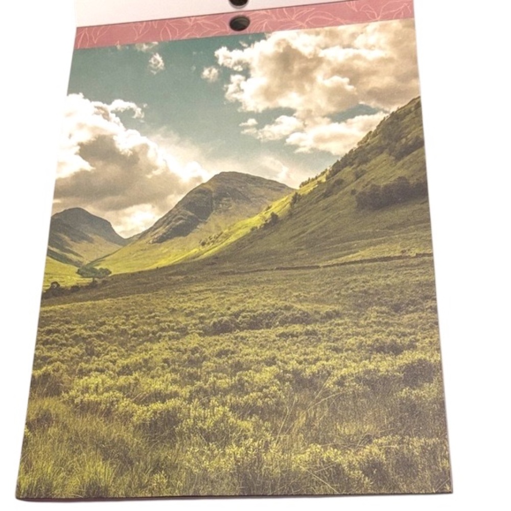 NWOT-Heidi Swapp Carefree Paper Pad with Multicolor Designs - Picture 4 of 14